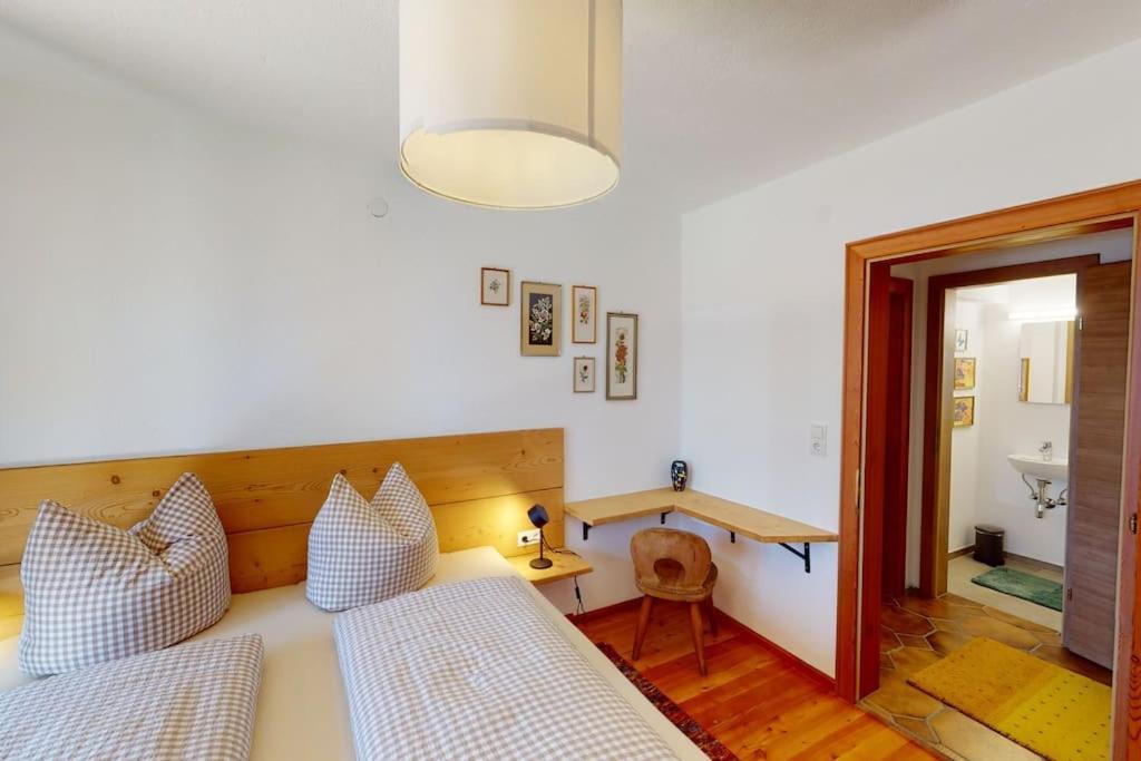 Haus Alberto - Haus Mit 2 Ferienwohnungen Otztal Bahnhof Bagian luar foto