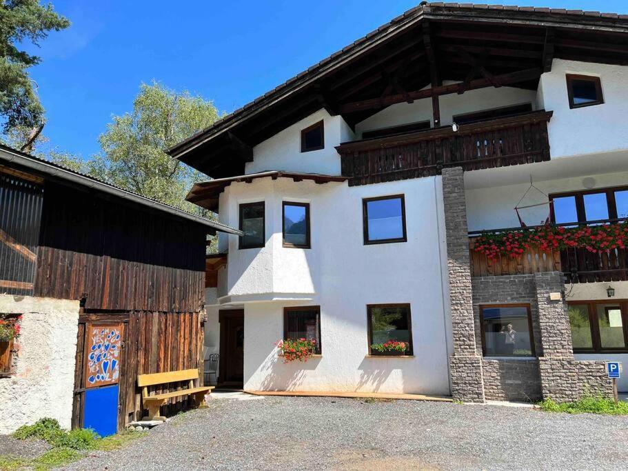 Haus Alberto - Haus Mit 2 Ferienwohnungen Otztal Bahnhof Bagian luar foto
